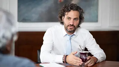 Santiago Cafiero sobre la deuda externa: "No puede ser una herida que nos desangra permanentemente" Santiago Cafiero sobre la deuda externa: "No puede ser una herida que nos desangra permanentemente"