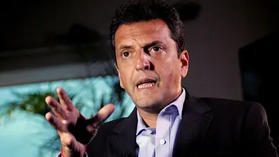 En plena sesión, Sergio Massa reveló que la Ciudad decidió poner las vallas en el Congreso En plena sesión, Sergio Massa reveló que la Ciudad decidió poner las vallas en el Congreso