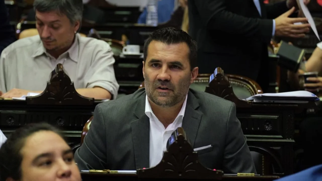 La chicana de un diputado por "el café para Laspina" y el mensaje político a Cambiemos por la ley de Emergencia Pública