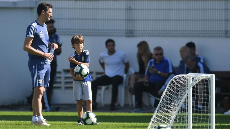 Lionel Scaloni confesó el motivo por el cual su hijo mayor no lo llama papá: "Me dice Leo"