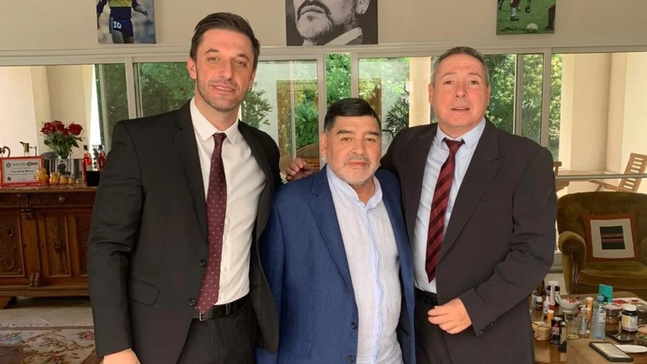 El look 'a lo Piter Robledo' de Diego Maradona para reunirse con Alberto Fernández en la Casa Rosada