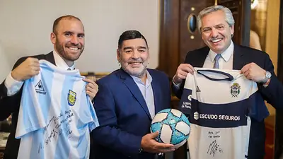 ¿De qué juega Alberto? Martín Guzmán reveló cómo forma el equipo de fútbol del gabinete ¿De qué juega Alberto? Martín Guzmán reveló cómo forma el equipo de fútbol del gabinete