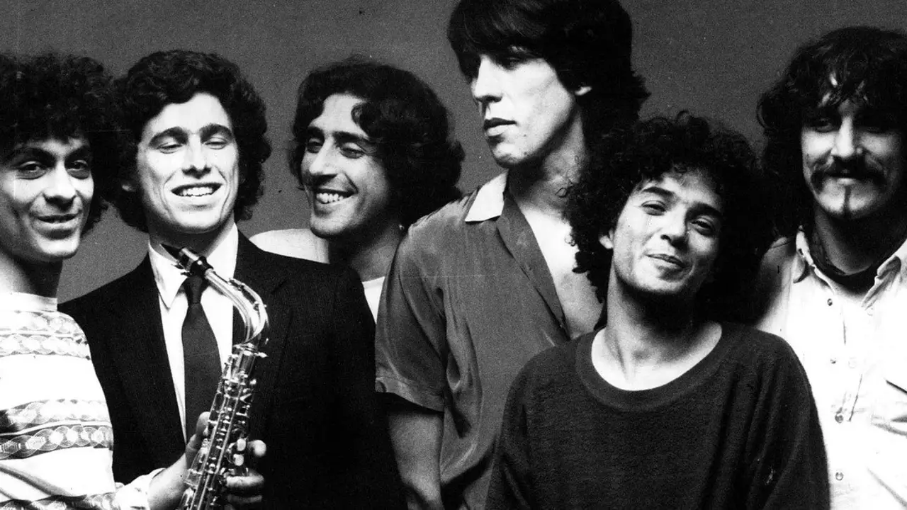 Los Abuelos de la Nada regresan a escena con nuevas canciones y una banda renovada