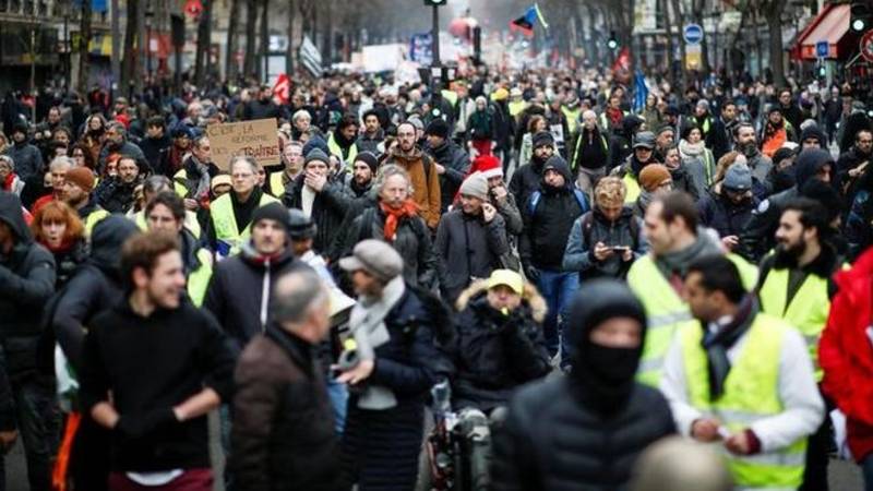 Más de tres semanas de huelgas y manifestaciones: los trabajadores franceses no dan tregua