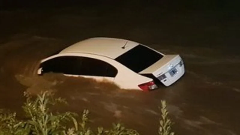 Córdoba: feroz temporal causó inundaciones y al menos 100 familias evacuadas 