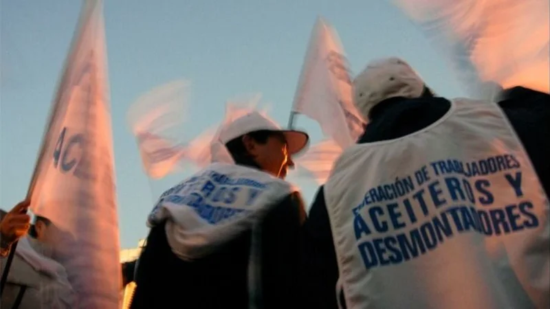 Bono de fin de año: Trabajadores aceiteros cobrarán un bono de 52 mil pesos