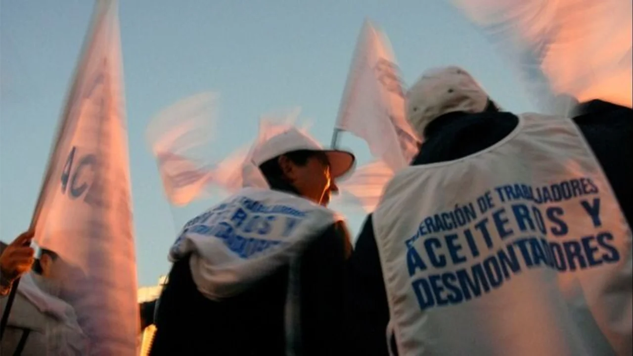 Bono de fin de año: Trabajadores aceiteros cobrarán un bono de 52 mil pesos
