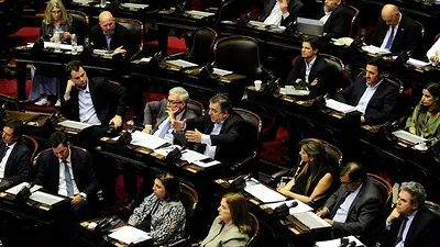 Diputados de Juntos por el Cambio se cruzó con sindicalistas y dejó la reunión por el Impuesto a las Ganancias Diputados de Juntos por el Cambio se cruzó con sindicalistas y dejó la reunión por el Impuesto a las Ganancias
