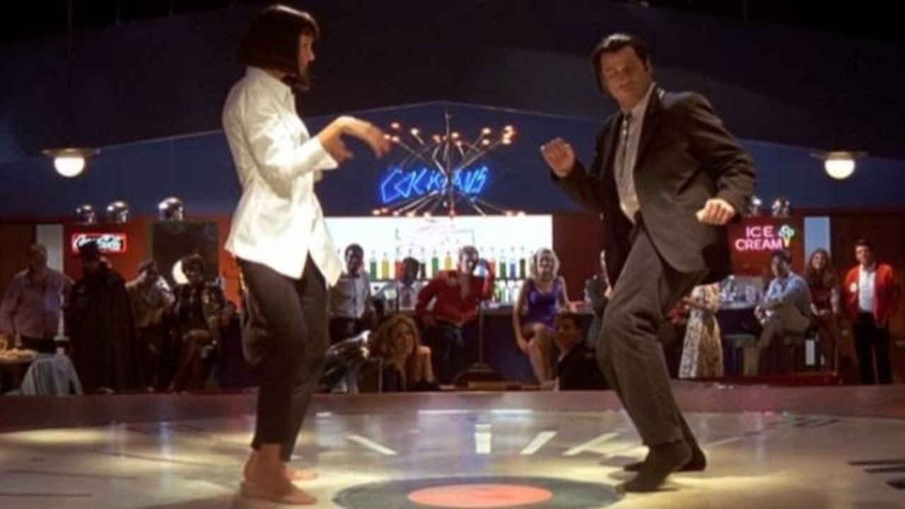 Con un disfraz de Papá Noel, John Travolta recreó su icónico baile de Pulp Fiction