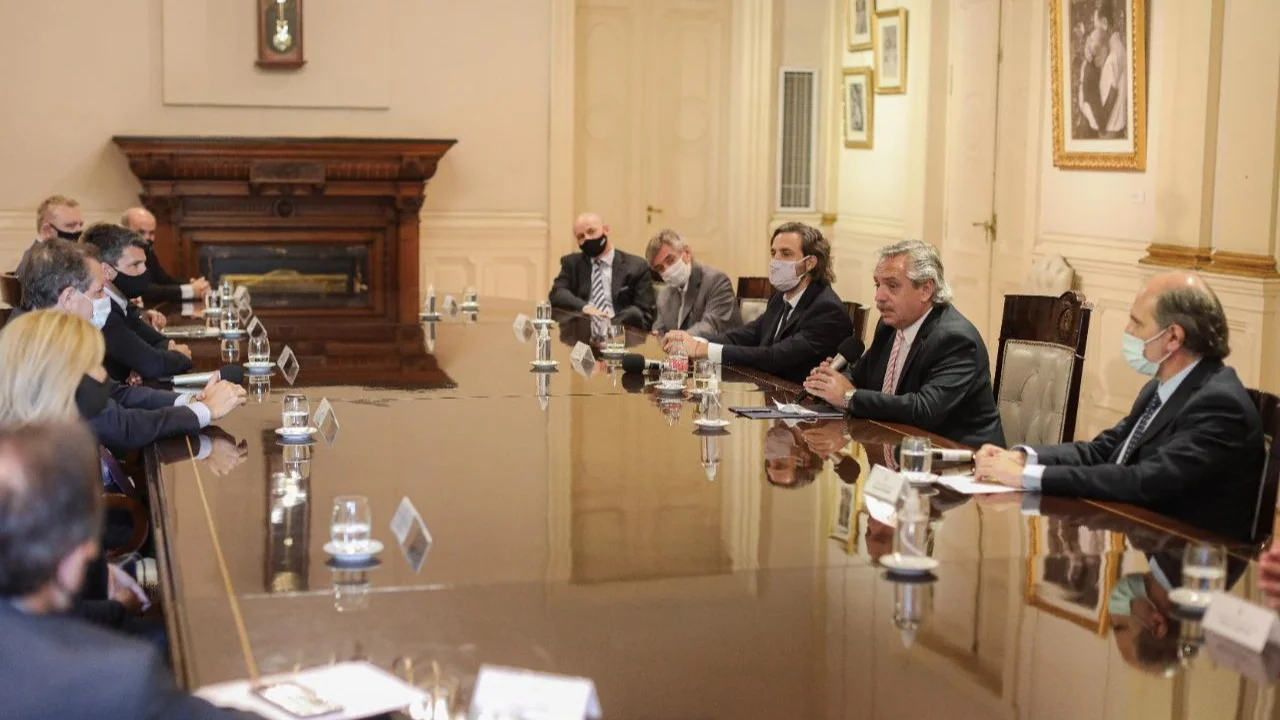 Alberto se reunió con banqueros y expresó su apoyo a nuevos proyectos