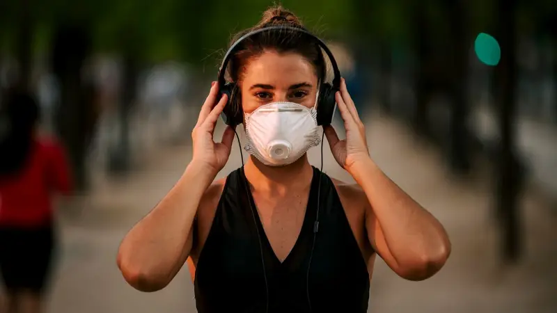 Coronavirus: en Italia se reinstala el uso obligatorio de barbijos al aire libre
