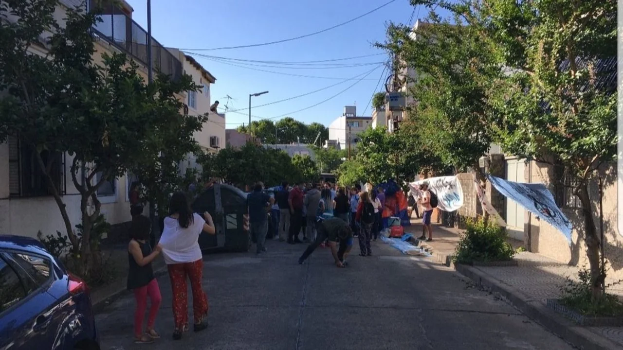 Aborto: militantes antiderechos escracharon a otro diputado en su casa