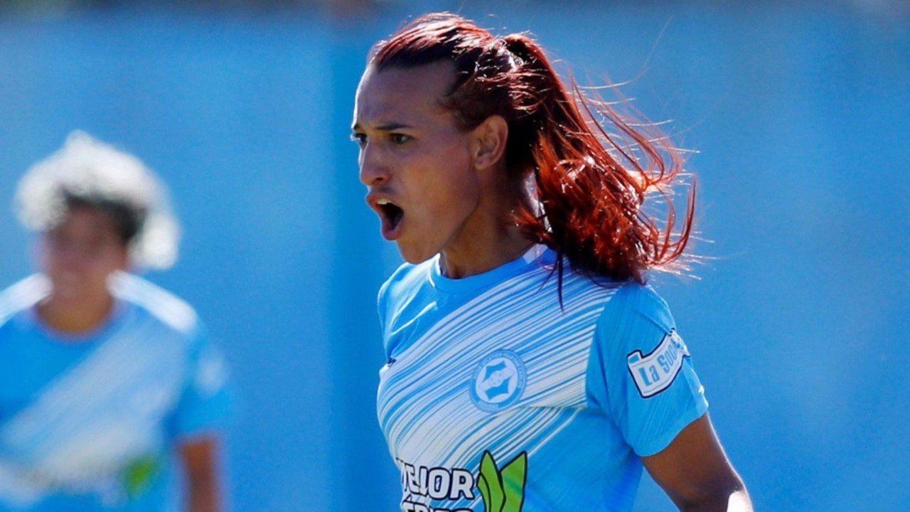 Histórico: Mara Gómez se convirtió en la primera futbolista trans profesional de Argentina