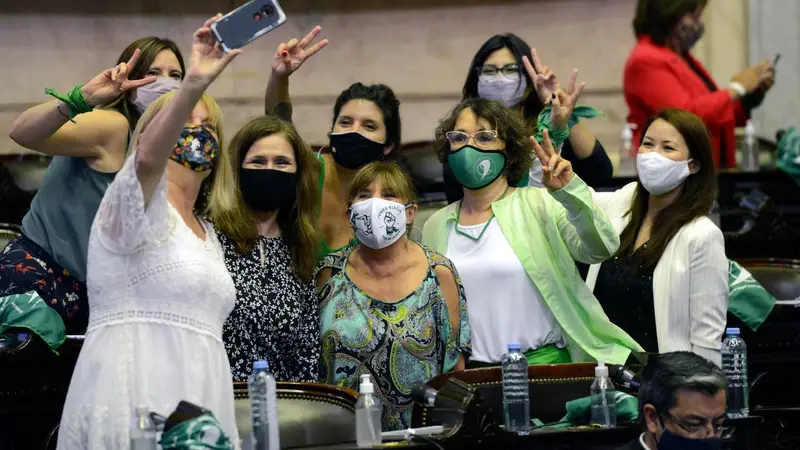 Aborto legal: quiénes son los 131 diputados que votaron a favor