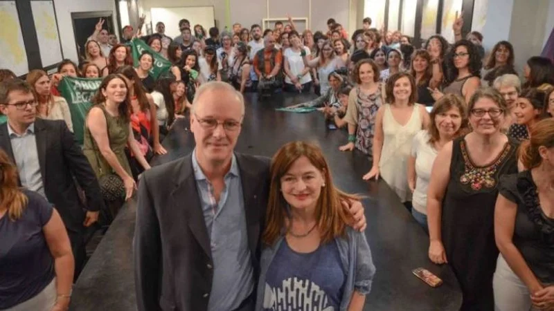 Gollán y Estela Díaz 