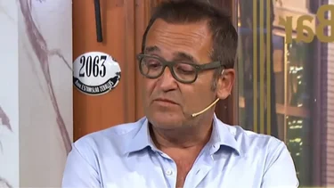 Acusan de "traidor" a Álvaro Navia en Uruguay y Vanina Escudero es repudiada en las redes