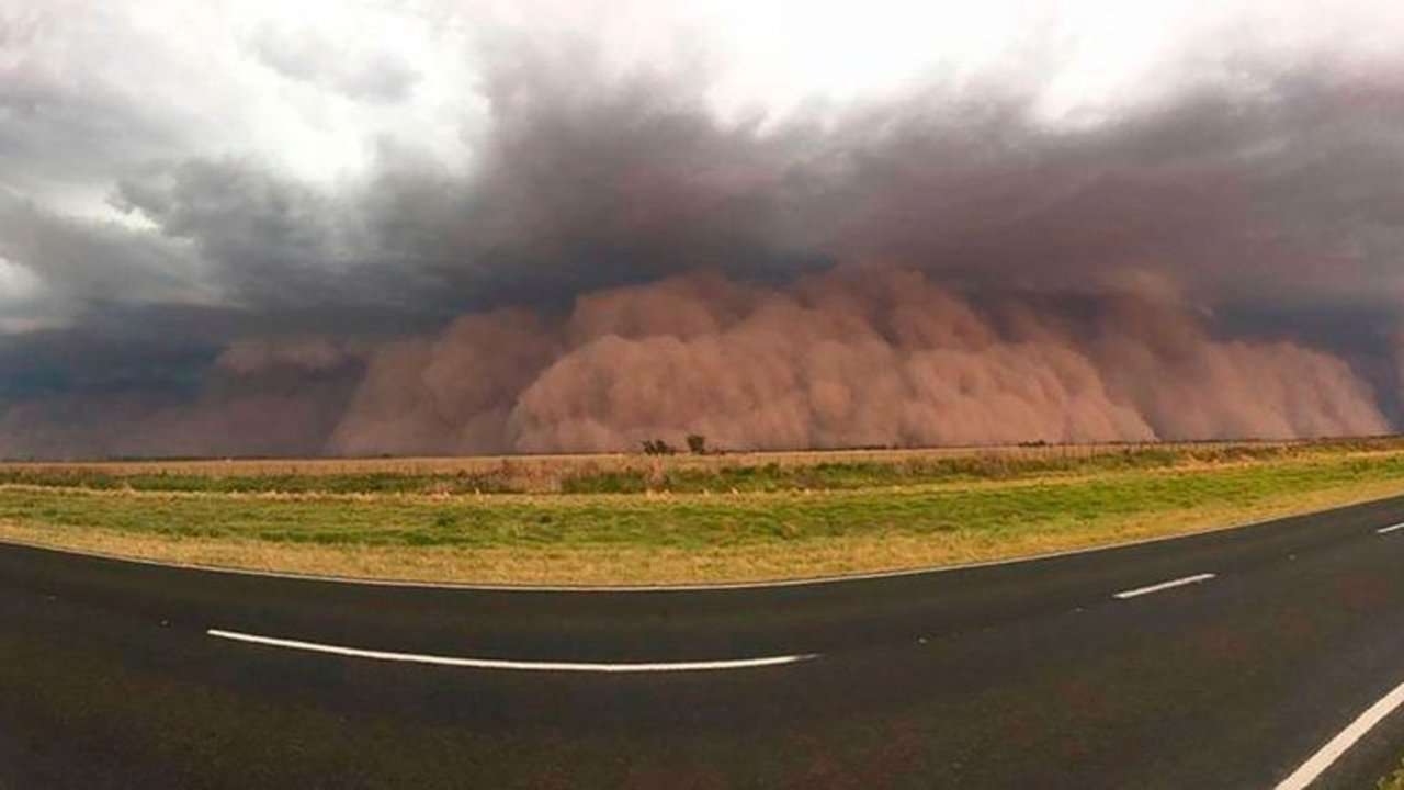 Tornado en La Pampa: un fuerte temporal provocó caída de árboles y cortes de servicio