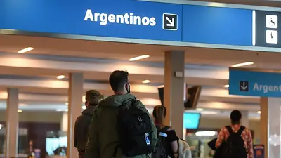 El Gobierno analiza ampliar el número de vuelos y el cupo de ingreso de pasajeros El Gobierno analiza ampliar el número de vuelos y el cupo de ingreso de pasajeros