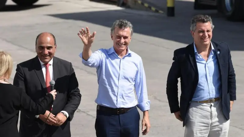 Insólito: el día que TN festejó con Macri el despegue de un cargamento de limones