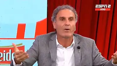 "¡Me vuelvo loco!": Ruggeri volvió a hacer un discurso político y explotó "¡Me vuelvo loco!": Ruggeri volvió a hacer un discurso político y explotó