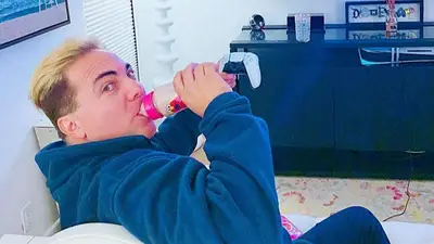 Mamaderas para adultos: el nuevo emprendimiento de Cristian Castro Mamaderas para adultos: el nuevo emprendimiento de Cristian Castro