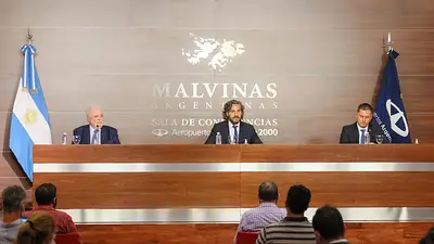 Ginés, Santiago Cafiero y el embajador de Rusia Ginés, Santiago Cafiero y el embajador de Rusia