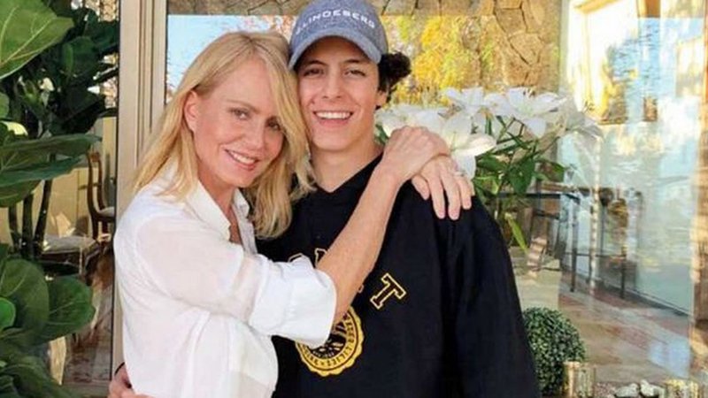 Encapuchados y a los tiros: el violento ataque que sufrieron Máximo Menem y Cecilia Bolocco