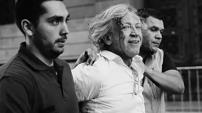 Máximo le dedicó su discurso a Daniel Cantieri, el hombre que llamó gorila a su familia. Máximo le dedicó su discurso a Daniel Cantieri, el hombre que llamó gorila a su familia.