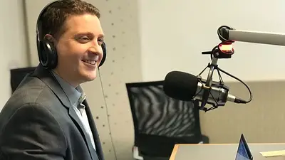 Jonatan Viale se suma a Luis Majul en la grilla ultraopositora de Radio Rivadavia Jonatan Viale se suma a Luis Majul en la grilla ultraopositora de Radio Rivadavia