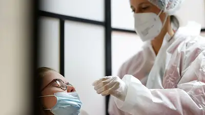 Un científico estima que podría haber 400 mil contagios diarios de COVID Un científico estima que podría haber 400 mil contagios diarios de COVID