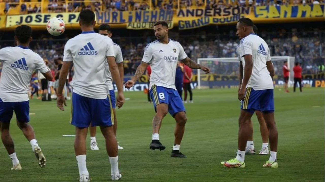 Escándalo en Boca: tres futbolistas llegaron intoxicados de su día libre