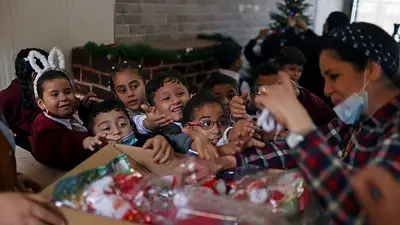 La alegría navideña llega a una escuela católica de Gaza mientras reparan los daños de la guerra La alegría navideña llega a una escuela católica de Gaza mientras reparan los daños de la guerra