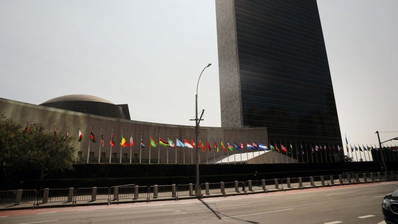 Tensión en Nueva York: un hombre armado obliga a acordonar la sede de la ONU