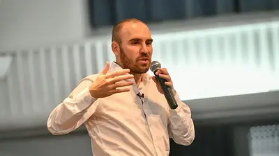 Martín Guzmán explicará a los gobernadores el avance de las negociaciones con el FMI Martín Guzmán explicará a los gobernadores el avance de las negociaciones con el FMI