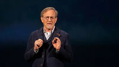 Spielberg trae su fanatismo de toda la vida a un reinventado "West Side Story" Spielberg trae su fanatismo de toda la vida a un reinventado "West Side Story"