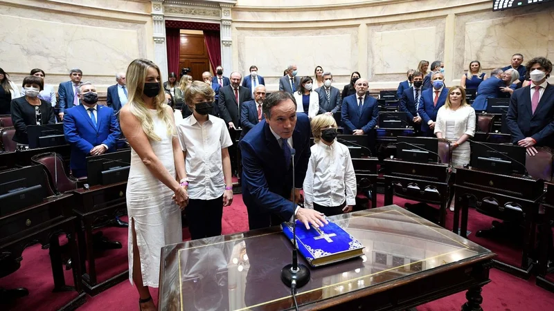 Juraron los 24 senadores electos que definirán desde mañana la nueva composición de la Cámara