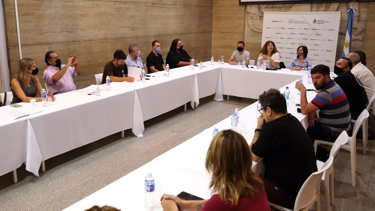 Sedronar finanza espacios de escucha por adicciones en sindicatos