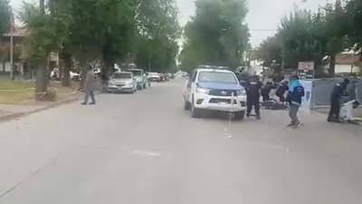 Crimen de Luciano: un testigo dijo que escuchó dos detonaciones y que un policía gritaba "qué hiciste, lo mataste" Crimen de Luciano: un testigo dijo que escuchó dos detonaciones y que un policía gritaba "qué hiciste, lo mataste"