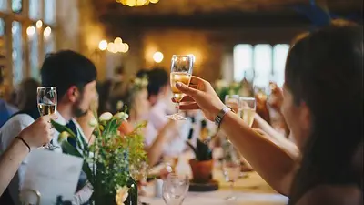 Perú prohíbe reuniones sociales durante las fiestas por el aumento de casos de COVID-19 Perú prohíbe reuniones sociales durante las fiestas por el aumento de casos de COVID-19