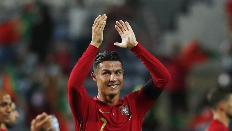 El Manchester United de Ronaldo y el PSG de Messi se medirán en octavos de la Liga de Campeones