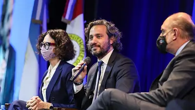 Cafiero presentó Cancillería Federal para financiar exportaciones de economías regionales Cafiero presentó Cancillería Federal para financiar exportaciones de economías regionales