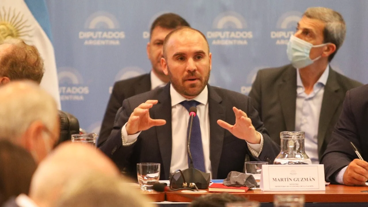 Guzmán destacó la recuperación económica tras el COVID-19 y Macri
