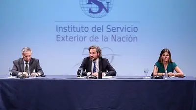 Cafiero remarcó la importancia diplomática para la defensa del interés nacional Cafiero remarcó la importancia diplomática para la defensa del interés nacional