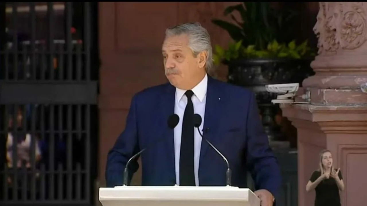 Alberto Fernández: "Es un día de tristeza y tributo a las víctimas de la violencia institucional"