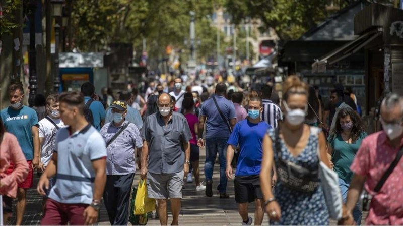 Aumentan los contagios de COVID en España: vuelve el toque de queda en Cataluña