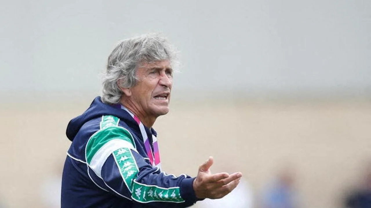 Betis anuncia extensión de contrato de DT chileno Pellegrini hasta 2025