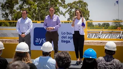 AySA inauguró una planta depuradora en Florencio Varela y habilitó una red de agua potable en La Matanza AySA inauguró una planta depuradora en Florencio Varela y habilitó una red de agua potable en La Matanza