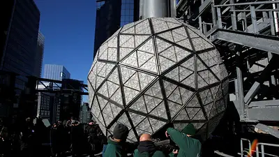 Añaden nuevos cristales de Waterford a la bola de Año Nuevo de Times Square Añaden nuevos cristales de Waterford a la bola de Año Nuevo de Times Square