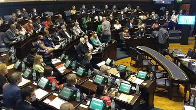 En sintonía con la Ciudad, la oposición de la Provincia pidió prohibir el lenguaje inclusivo En sintonía con la Ciudad, la oposición de la Provincia pidió prohibir el lenguaje inclusivo