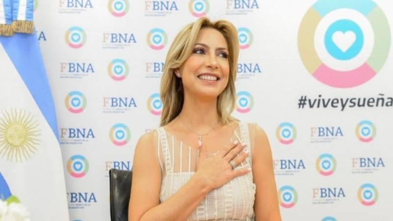  Fabiola Yáñez donó 60 sillas de ruedas a personas con discapacidad desde la Fundación Banco Nación